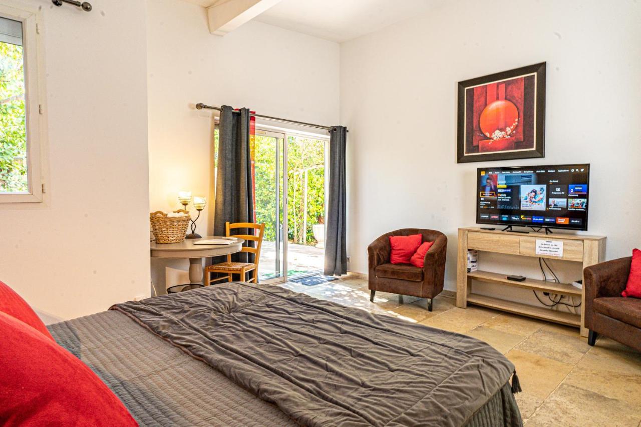 Domaine De L'Aufrene Bed & Breakfast Hyères Eksteriør bilde