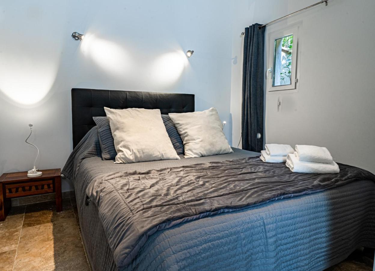 Domaine De L'Aufrene Bed & Breakfast Hyères Eksteriør bilde